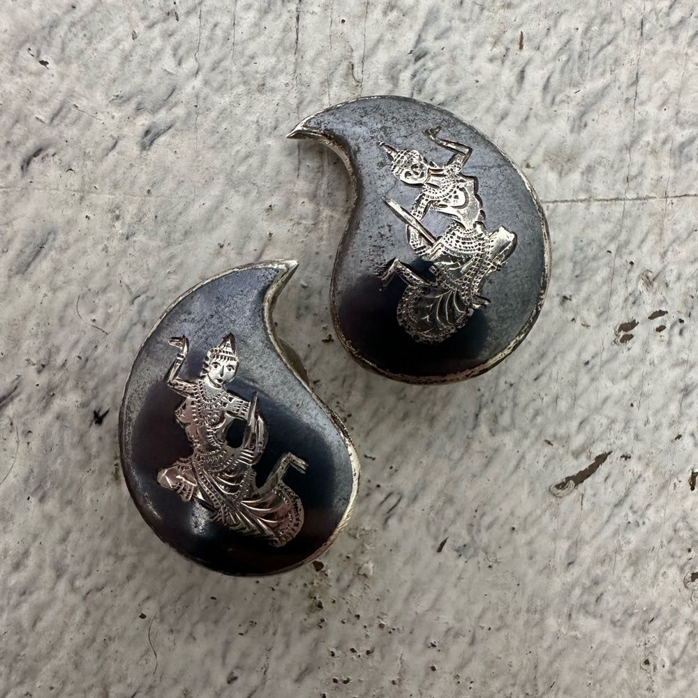 Vintage Siam Sterling Asian Goddess Clip On Earring
